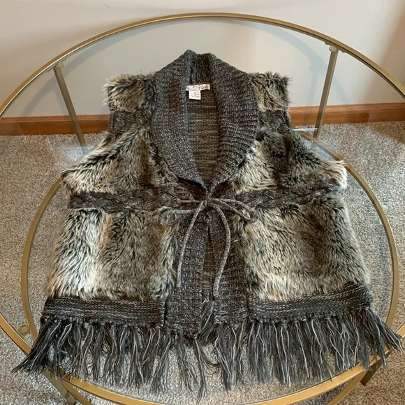 RXB Faux Fur Tie Front Boho Vest - Picture 13 of 16
